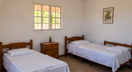 Quarto confortável ilustrativo